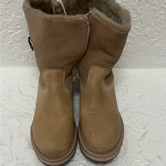 Tan and Cream Winter Boots with Shearling Lining - Picture 6 of 9